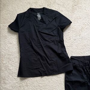 Jaanuu Black scrub set. 2 tops/1 pant